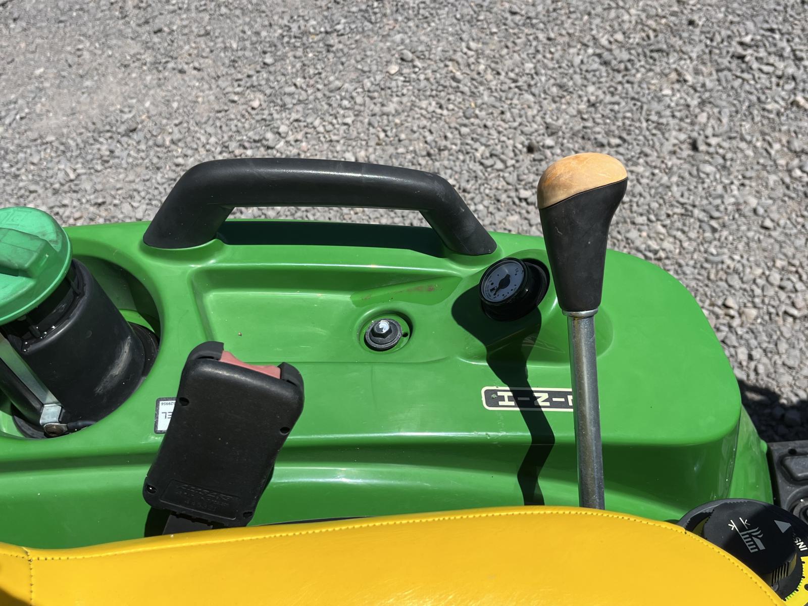 ./imagenes/INVOICE/2019/16954/TRACTOR JOHN DEERE 1023E (12).JPG